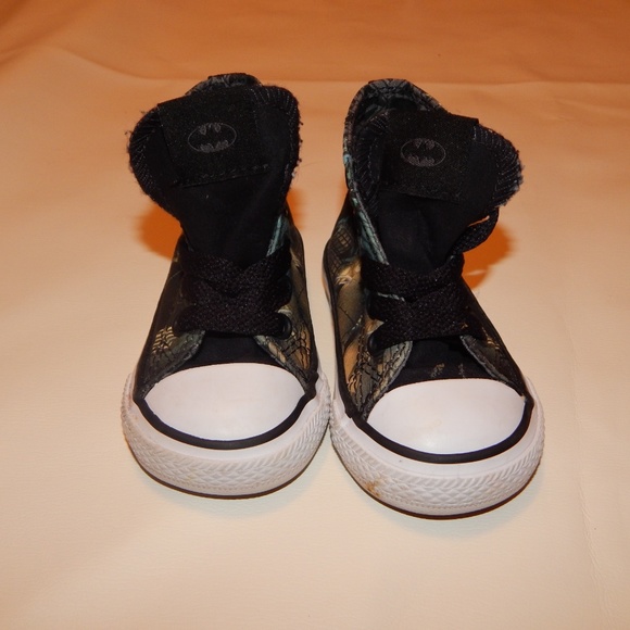 Converse - Picture 2 of 4